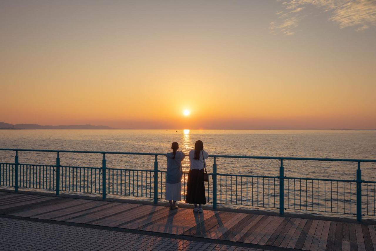 Omo Kansai Airport By Hoshino Resorts Izumisano Εξωτερικό φωτογραφία Sunset at the promenade